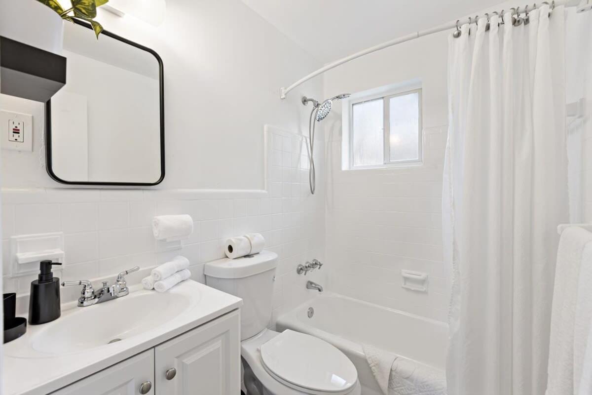 Lovely Rental Unit With Free Parking On Premises Fort Lauderdale Kültér fotó